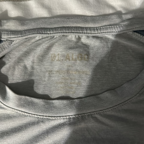 01.ALGO
Olympia Raglan Colorblock Tee
M | Light Grey - Picture 2 of 4